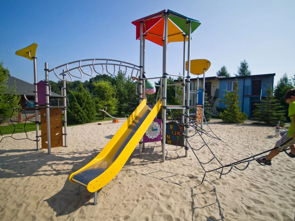 hotel-delfin-dla-dzieci-dabki-02
